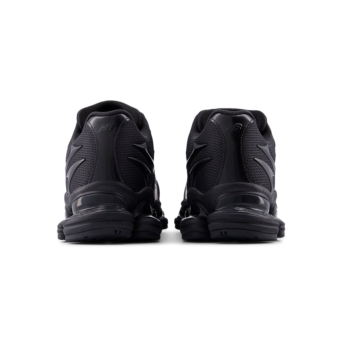 New Balance 2000 (Black/Black)